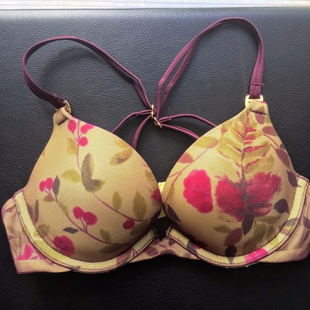 Victoria's Secret Very Sexy Push Up Bra 32A